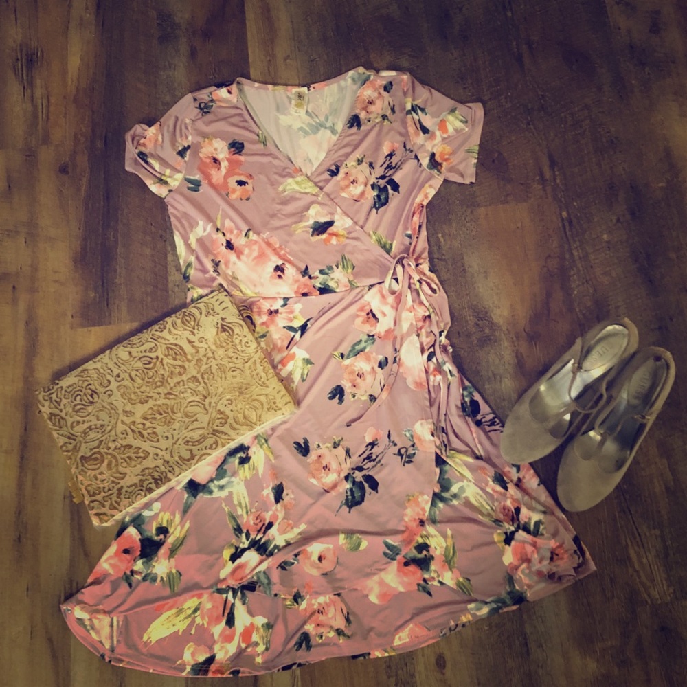 Floral wrap dress - Picture 1 of 2